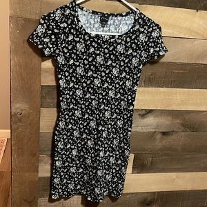 Art Class Black Midi Dress with Daisies